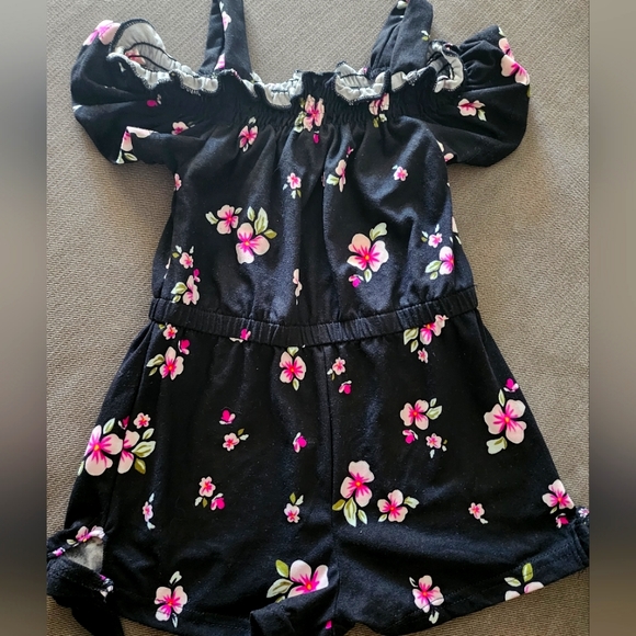 One Step Up Romper Size 4T. - Picture 1 of 3